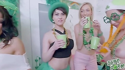 Shake fuck for alextosis admirable roles bean