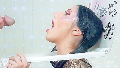 Showering a pussy and anal fuck with prior